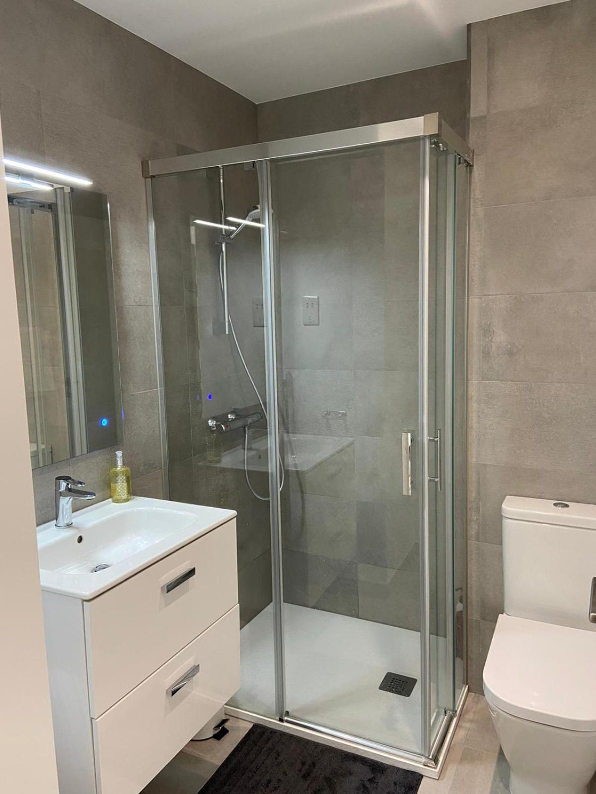 Holiday Studio Apartment Near The Beach And City Centre Gibraltar Bilik gambar
